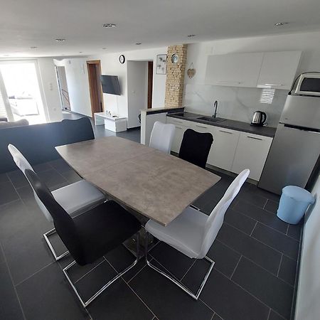 Apartman Nella Biograd Na Moru Bagian luar foto